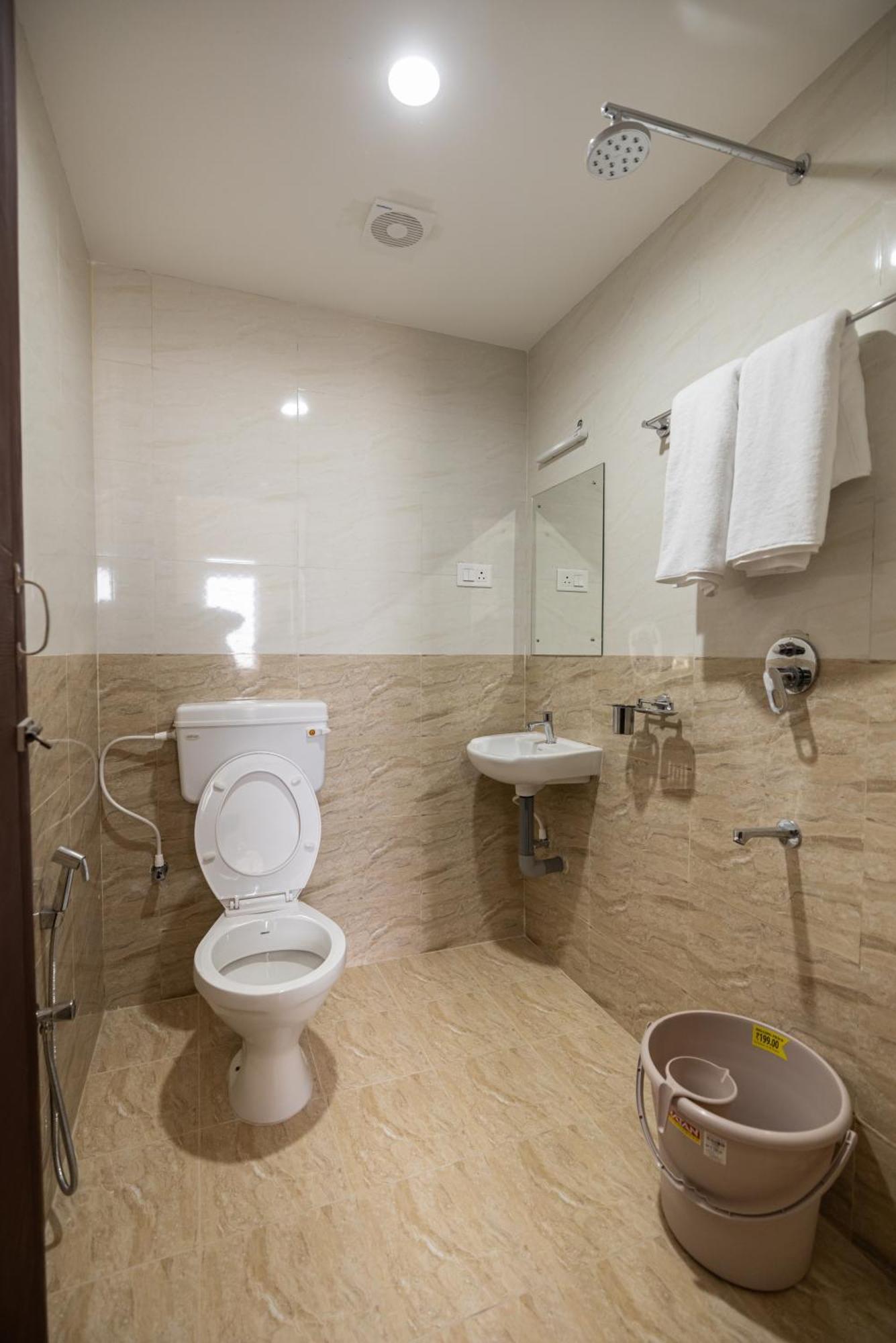 Hotel Viba Residency à Coimbatore Extérieur photo